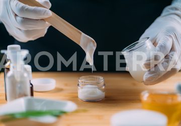 kako napraviti prirodnu kremu za suhu i osjetljivu kožu